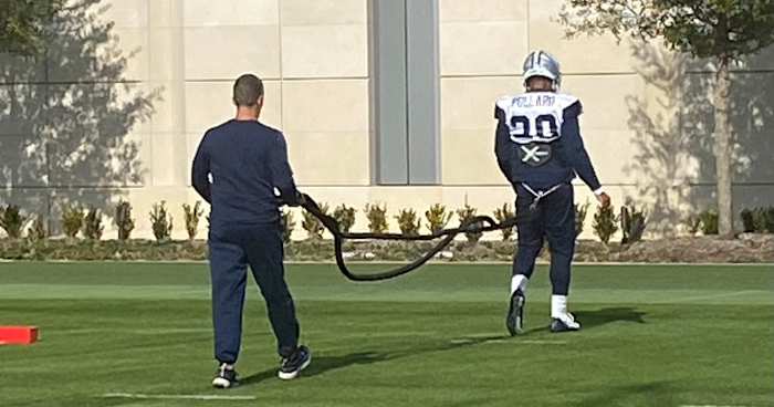 1479C3F8-5A20-4002-9719-A30AC0CBC465